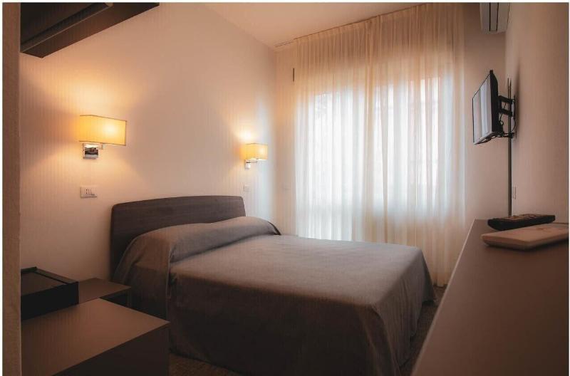 Hotel Caraibi Milano Marittima Bagian luar foto