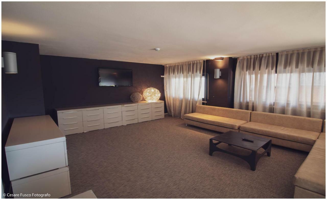Hotel Caraibi Milano Marittima Bagian luar foto
