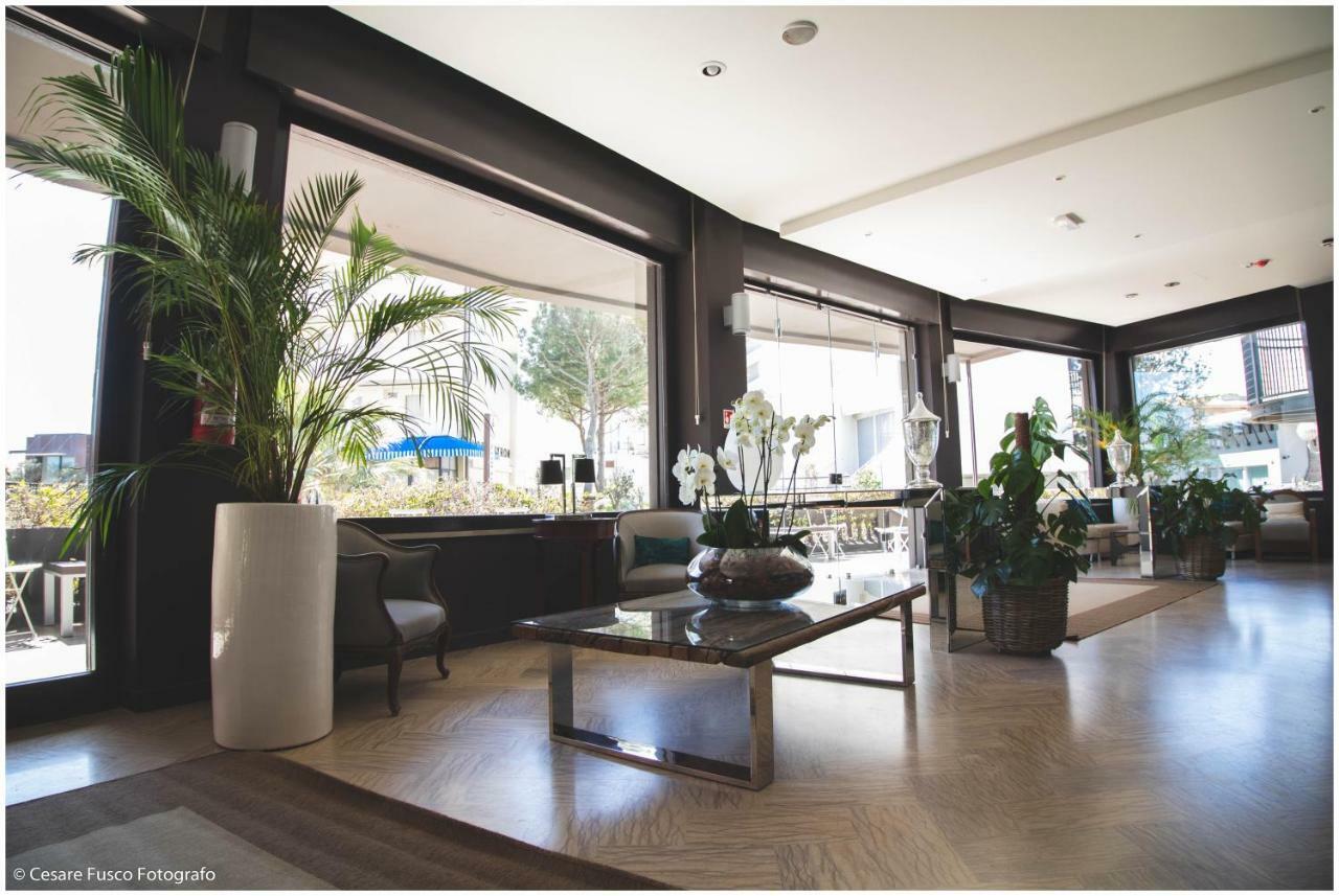 Hotel Caraibi Milano Marittima Bagian luar foto