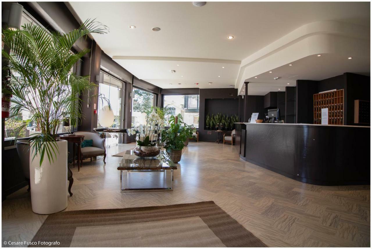 Hotel Caraibi Milano Marittima Bagian luar foto
