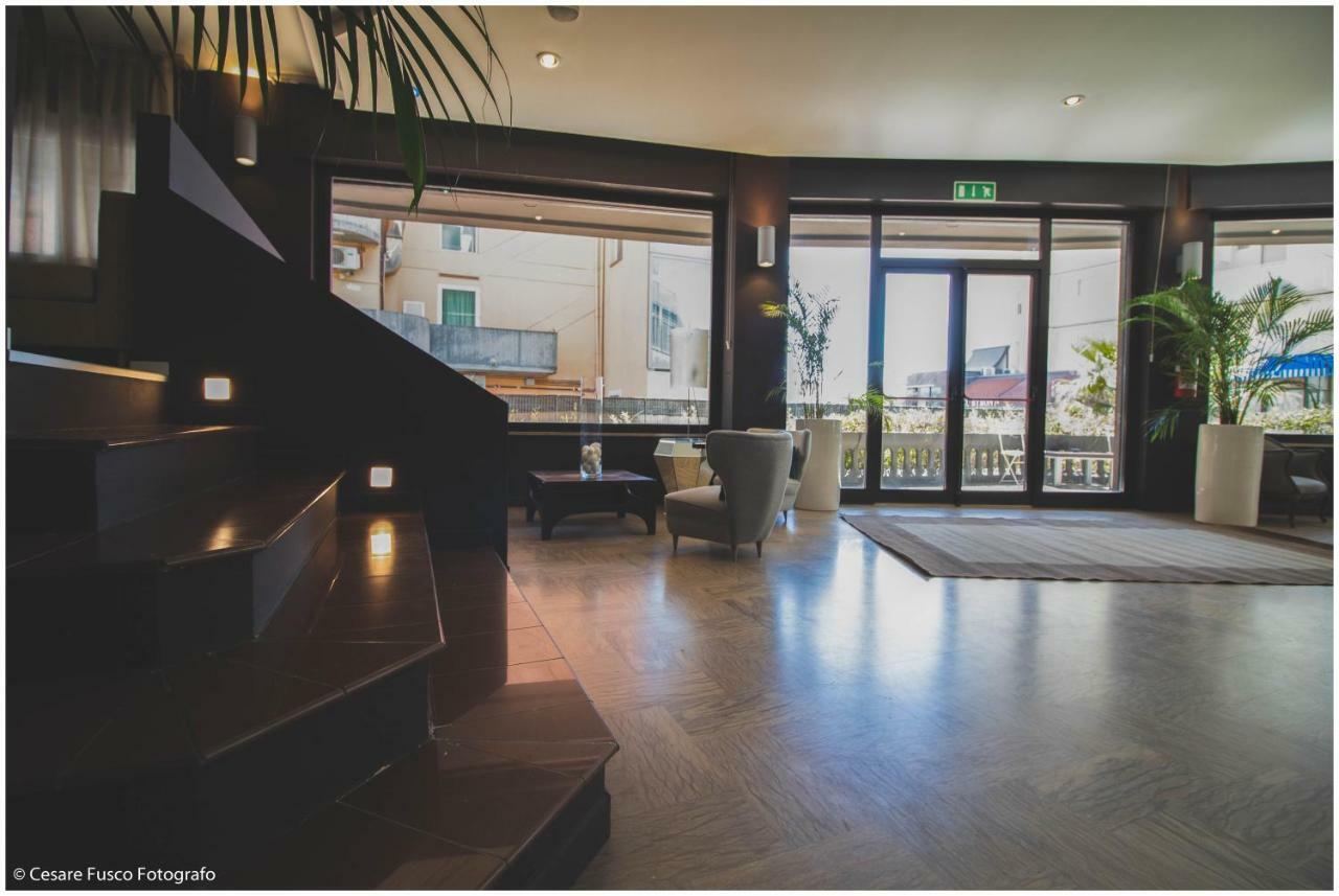 Hotel Caraibi Milano Marittima Bagian luar foto
