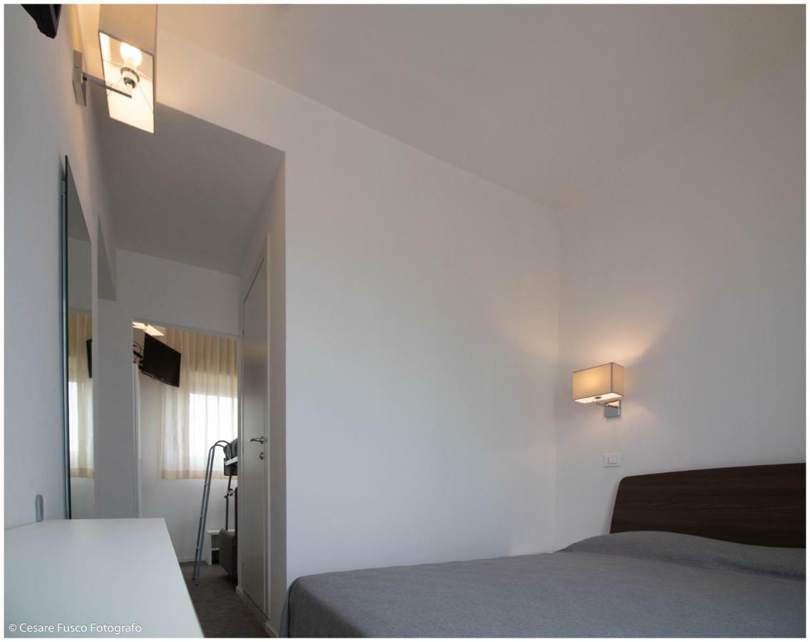 Hotel Caraibi Milano Marittima Bagian luar foto