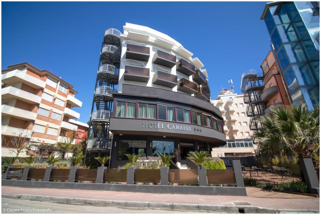 Hotel Caraibi Milano Marittima Bagian luar foto