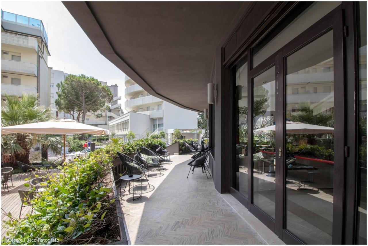 Hotel Caraibi Milano Marittima Bagian luar foto