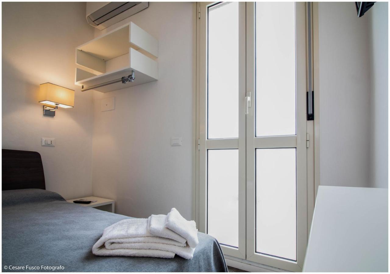 Hotel Caraibi Milano Marittima Bagian luar foto