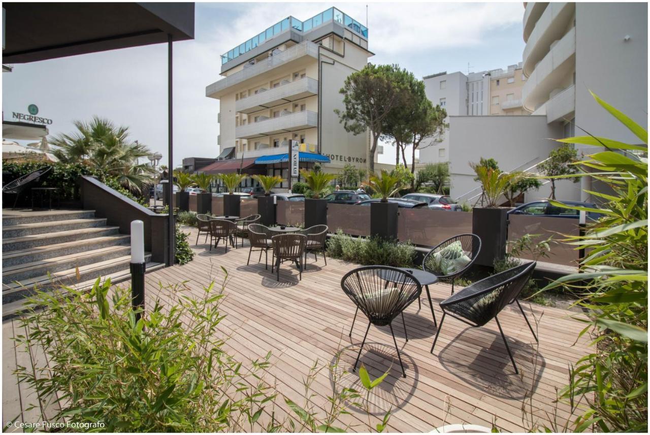 Hotel Caraibi Milano Marittima Bagian luar foto