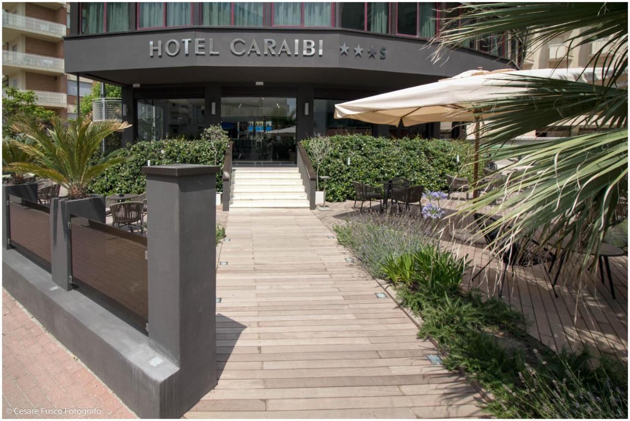 Hotel Caraibi Milano Marittima Bagian luar foto