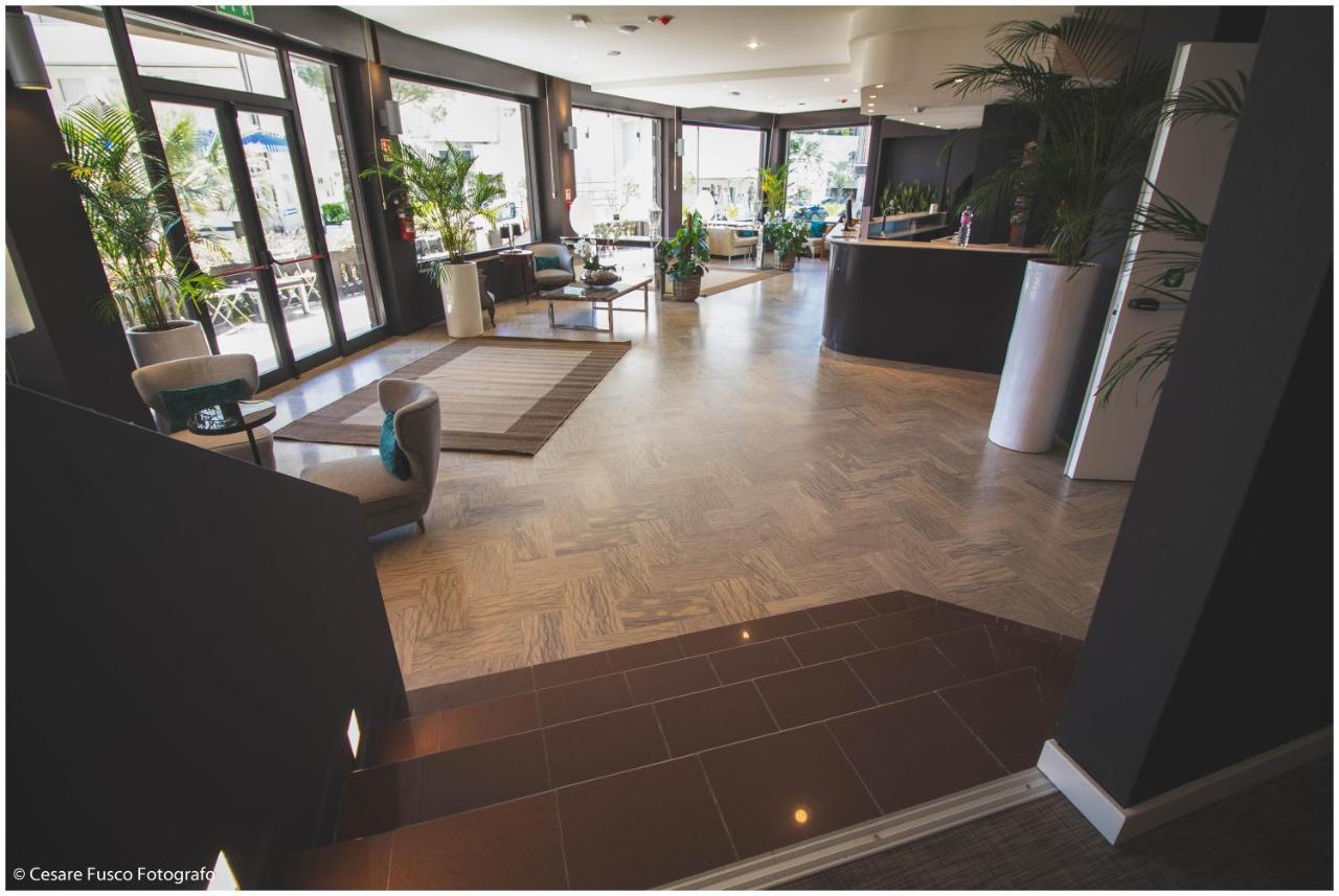 Hotel Caraibi Milano Marittima Bagian luar foto